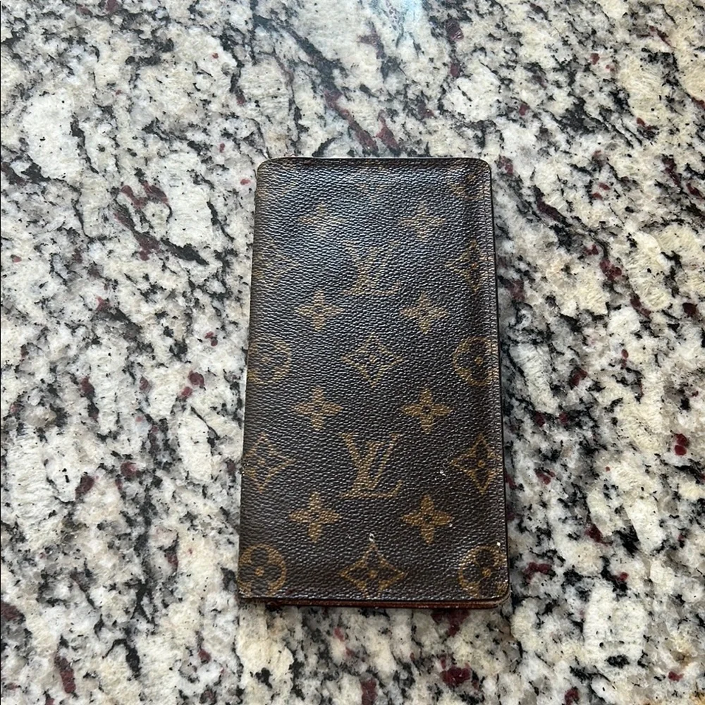 Louis Vuitton Monogram Wallet - Picture 1 of 9